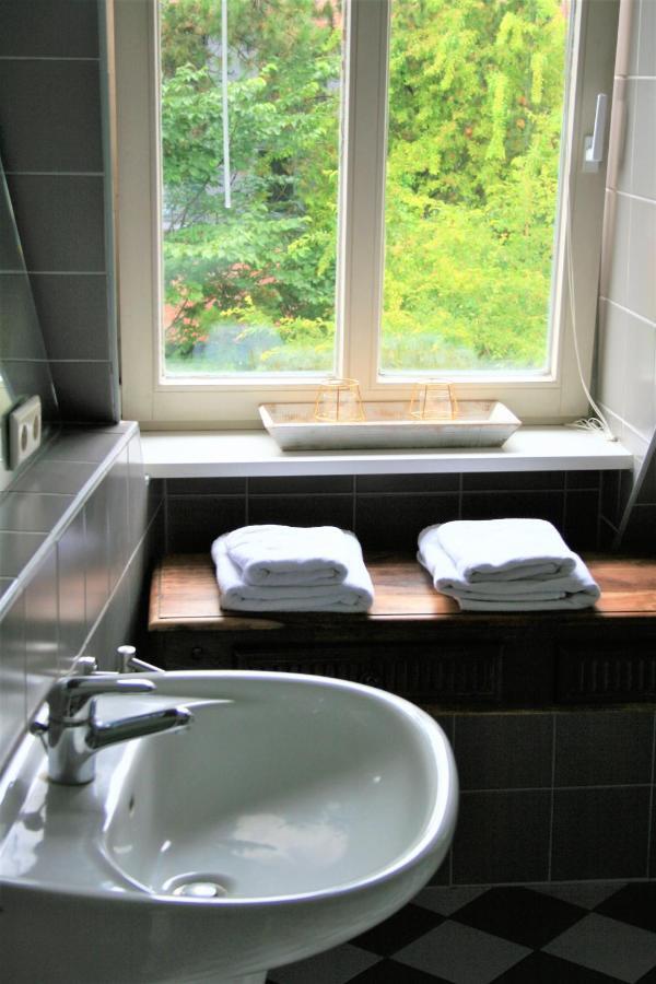 Zentrale Ferienwohnung Anker Im Sonnenblumenhaus Flensburg Exterior photo